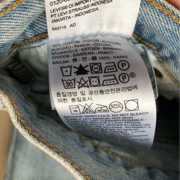 Levi’s Distressed Ankle Jeans Light Wash Women’s Size 29 - Picture 13 of 14